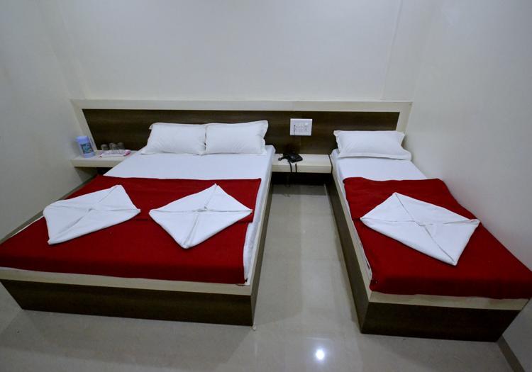 Hotel S S Palace Shirdi Exterior foto